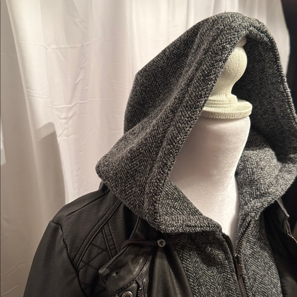 FREE SHIPPING Mo-Ka Black and Gray Vegan Leather Jacket - Picture 10 of 10